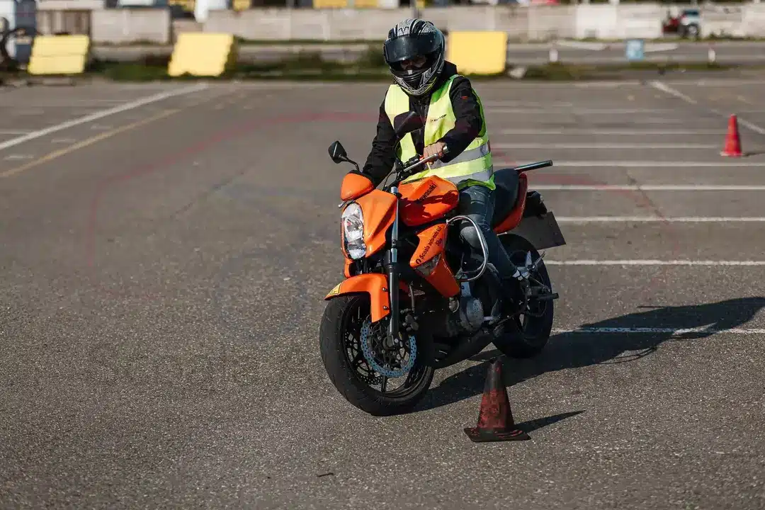 Scoala Moto ASF - Conducere Moto Poligon